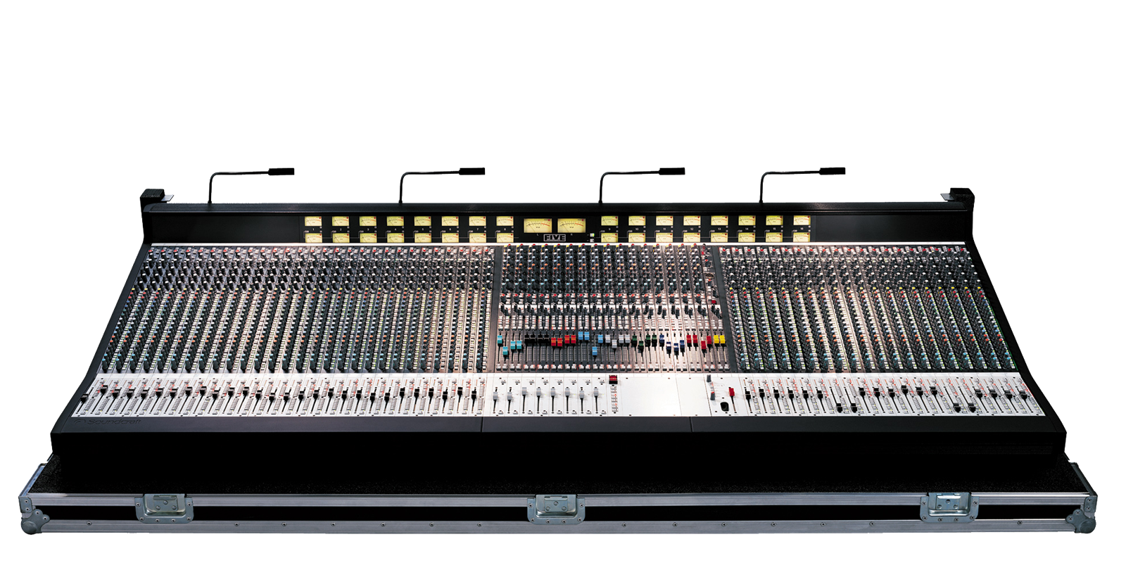 Large-format analogue mixing console with its auxiliary send sections