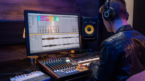 Tascam Model 12 : guide complet (SD, USB, DAW control, podcast mix-minus)