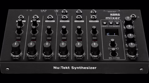 Korg NTS-4 : mixeur de performance compact vu de trois quarts face, gamme Nu:Tekt