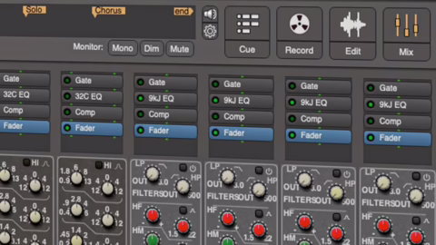 Interface de Harrison Mixbus 12 avec ses pages Cue, Record, Edit et Mix et son mixeur knob-per-function