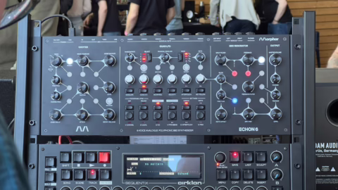 Morphor Echon 6 vu de face, polysynthé analogique de bureau