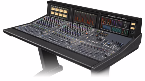 Console analogique SSL Oracle vue de trois quarts