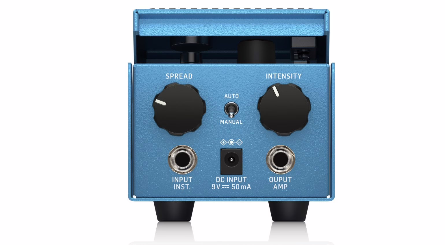 La connectique de la Behringer Pedal Flanger