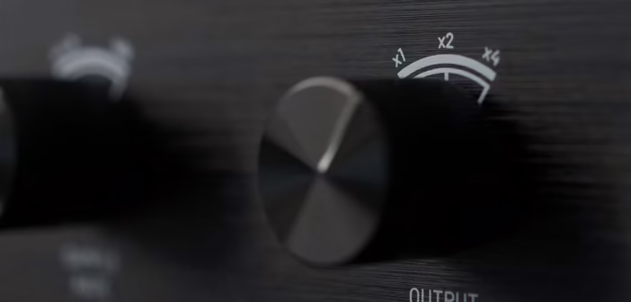 Le Black Lion Audio Revolution Clock Mini, horloge maître au format demi-rack 1U
