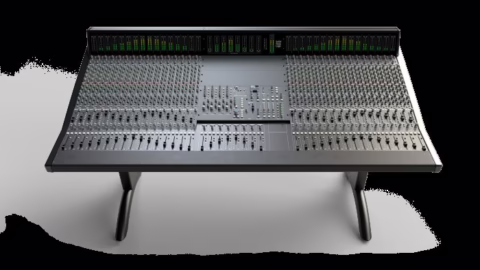 Console de studio analogique à architecture in-line vue de face