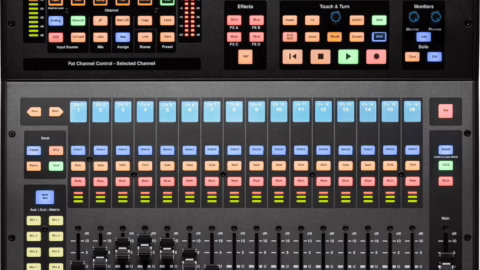 La console de mixage numérique PreSonus StudioLive Series III SE 16 vue de face