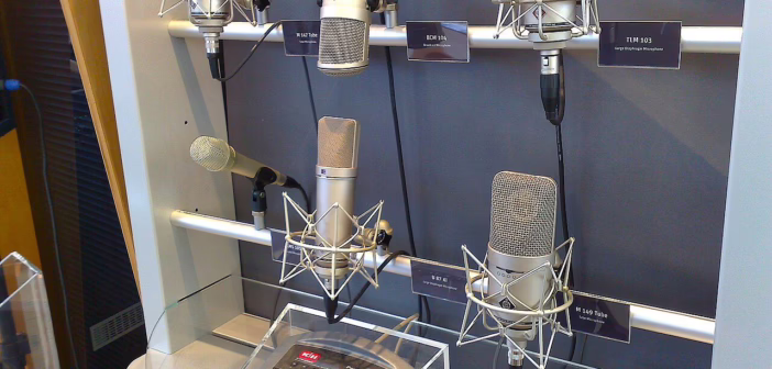 Paire de microphones à condensateur montés pour une prise de son stéréo