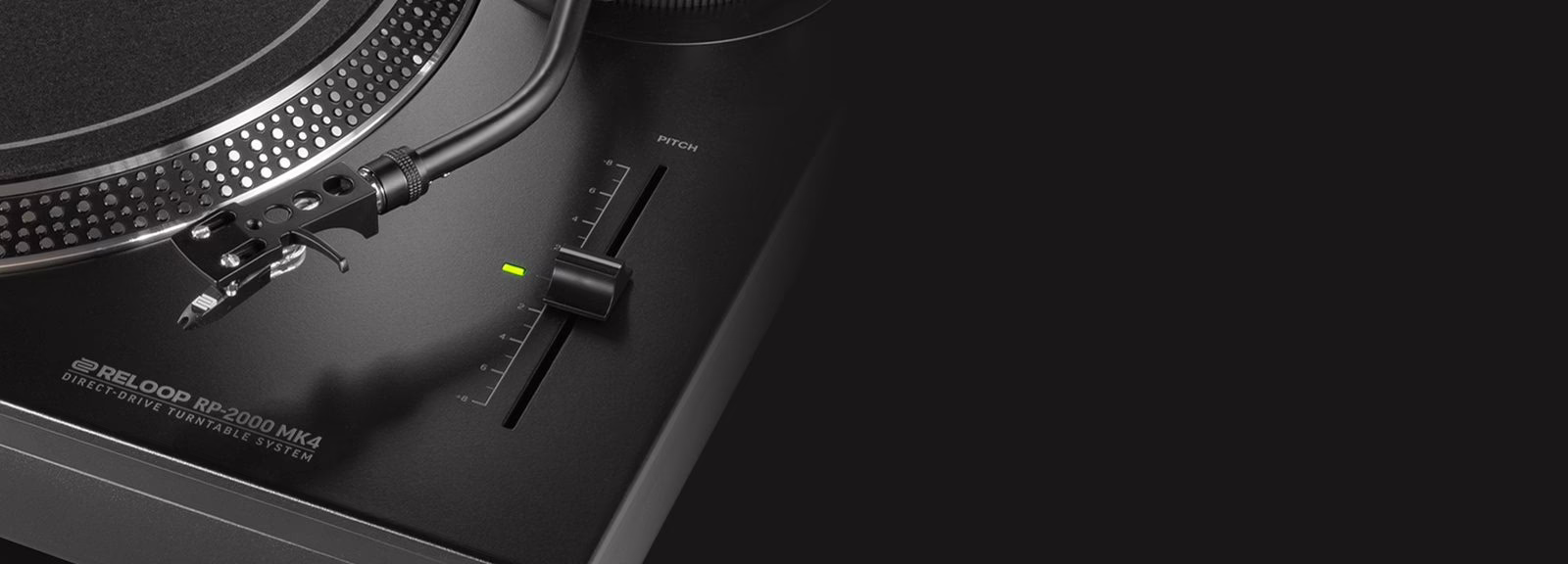 Vue de profil de la Reloop RP-2000 MK4 finition noire