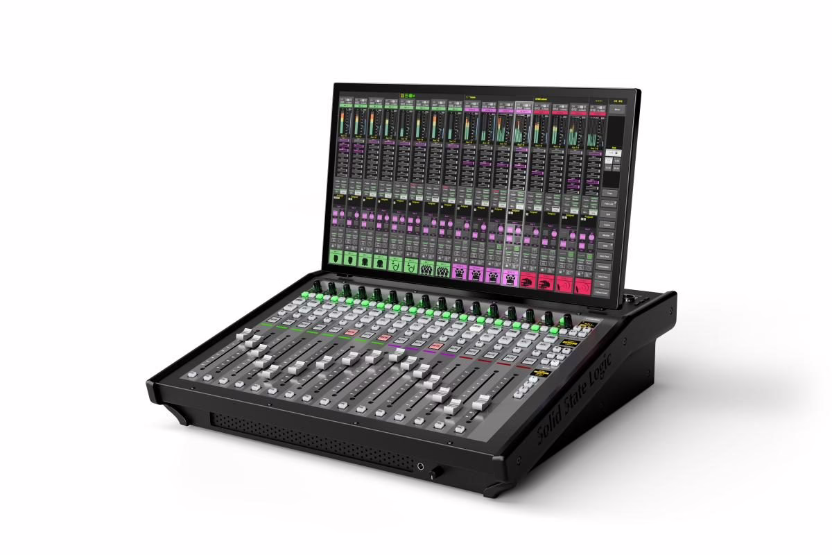 Surface de contrôle SSL TCA Tour à seize faders en format desktop