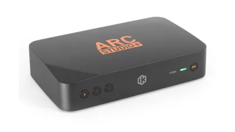 Le processeur de correction de pièce IK Multimedia ARC Studio+ vu de face