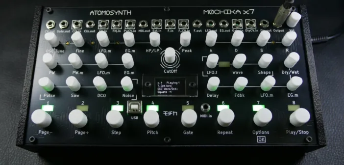 Le synthetiseur analogique semi-modulaire Atomosynth Mochika X7 en version de bureau