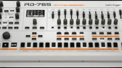 Behringer RD-765 : la boîte à rythmes hybride vue de trois quarts avant