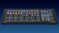 Console broadcast Calrec Type RT tout-en-un vue de face