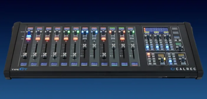 Console broadcast Calrec Type RT tout-en-un vue de face