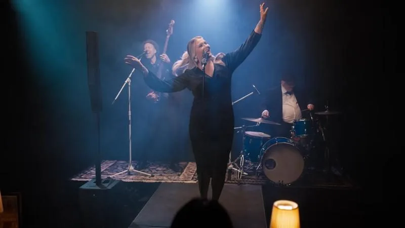 Une colonne EVOLVE G2 en situation sur un concert de jazz