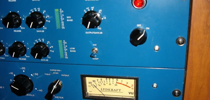 Rack de traitements dynamiques de studio : compresseurs et processeurs au format 19 pouces