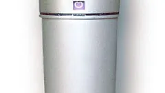 Un micro statique à large membrane Neumann U87, référence du studio