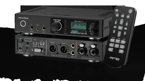 Convertisseur RME ADI-2/4 Pro EX vu de face dans son demi-rack
