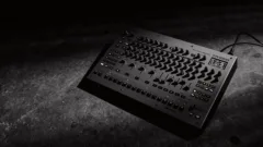Roland TR-1000 Rhythm Creator, boîte à rythmes analogique et numérique, vue de face