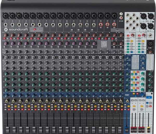 La console de mixage analogique Soundcraft Signature Plus vue de dessus