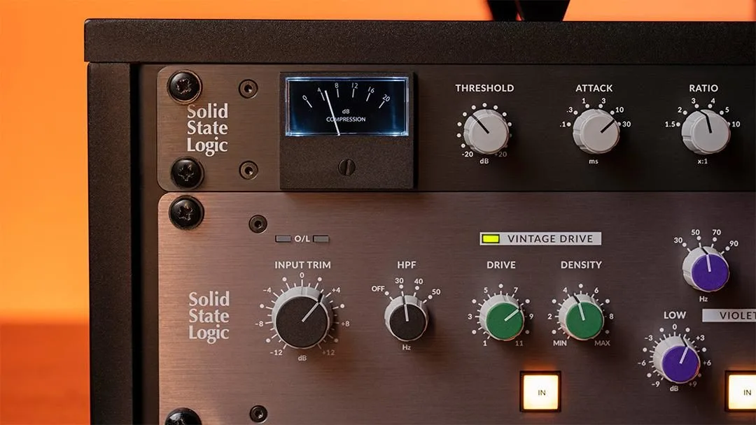 Face avant du SSL Bus Comp Classic avec ses commandes crantées