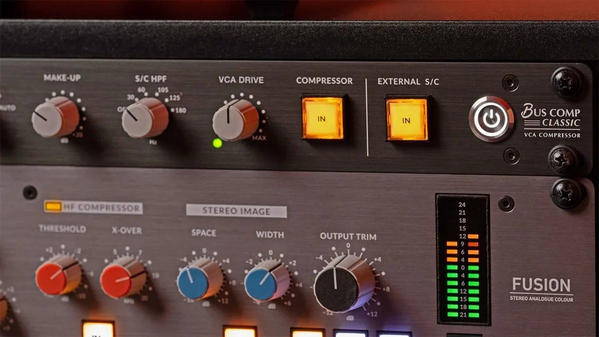 Détail du vumètre analogique du SSL Bus Comp Classic