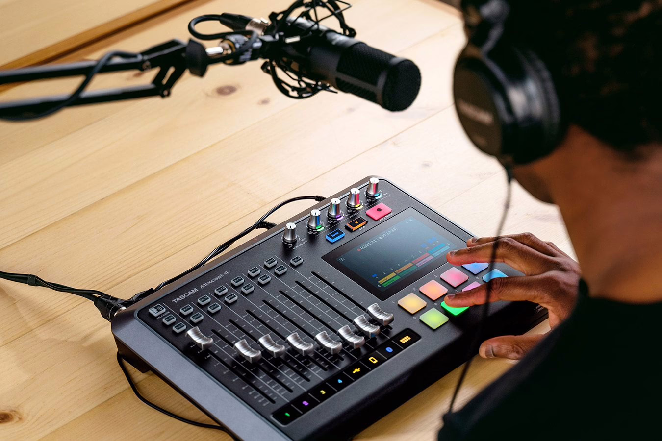 La Tascam Mixcast 4, mixeur-enregistreur tout-en-un pour le podcast