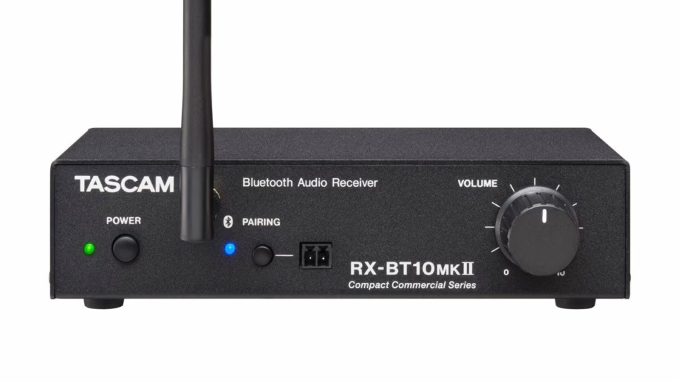 Récepteur Bluetooth professionnel Tascam RX-BT10MKII, face avant avec antenne et volume