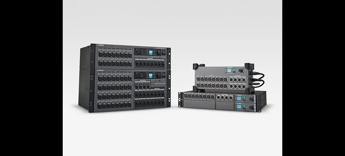Consoles DM5 avec racks d'entrées-sorties R series en réseau Dante