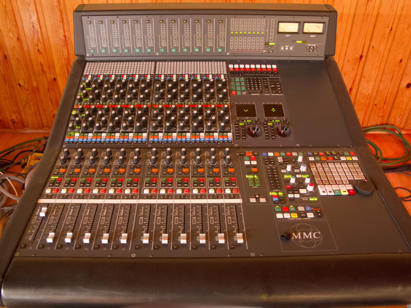 AMS Neve AMS Neve Logic 2