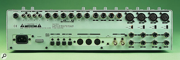 Fostex VM200 — Face arrière
