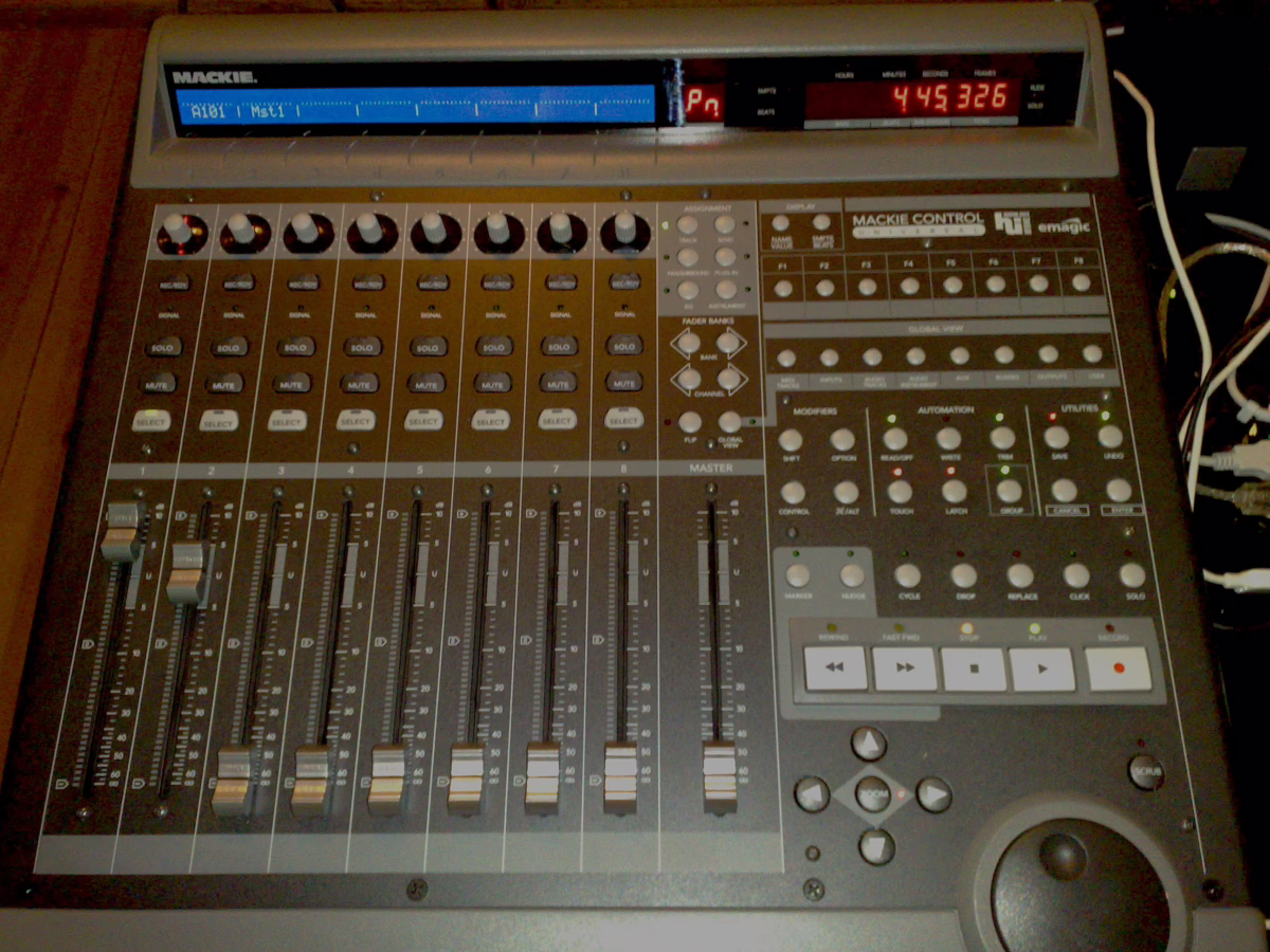 Mackie Control Universal