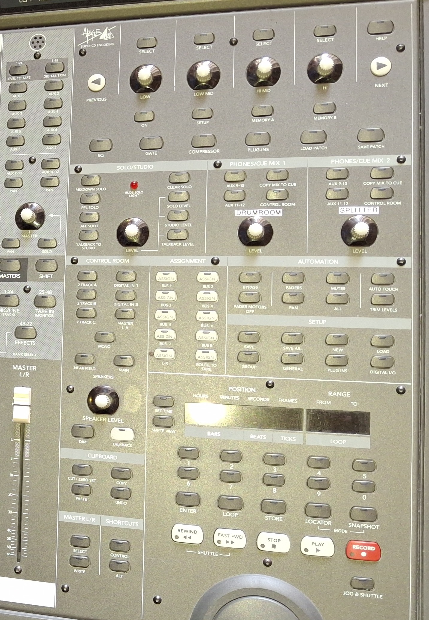 Mackie d8b — Tranche