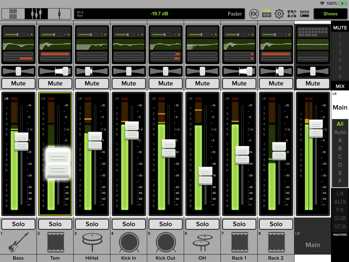 Axis DC16, app Master Fader, faders des envois IEM, Aux et FX (capture Mackie générique de la gamme DL)