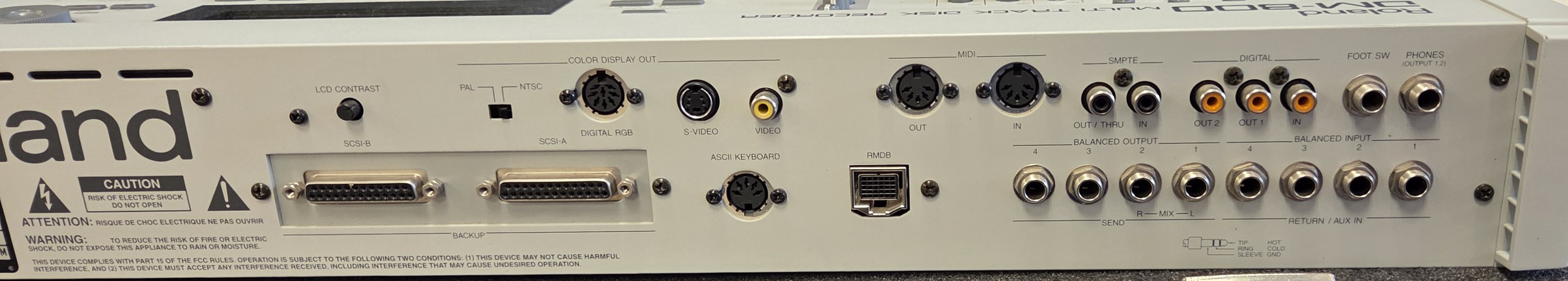 Roland DM-800 — Face arrière