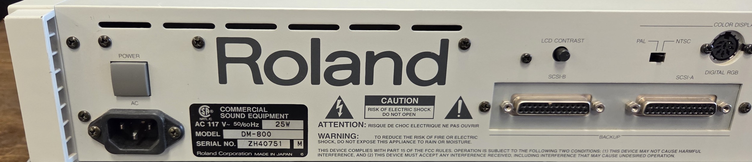 Roland DM-800 — Face arrière