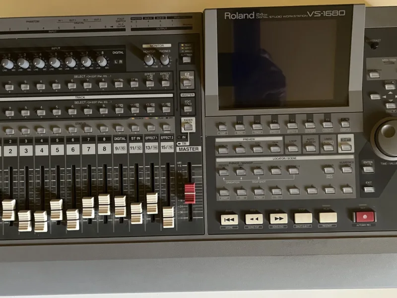 Roland VS-1680