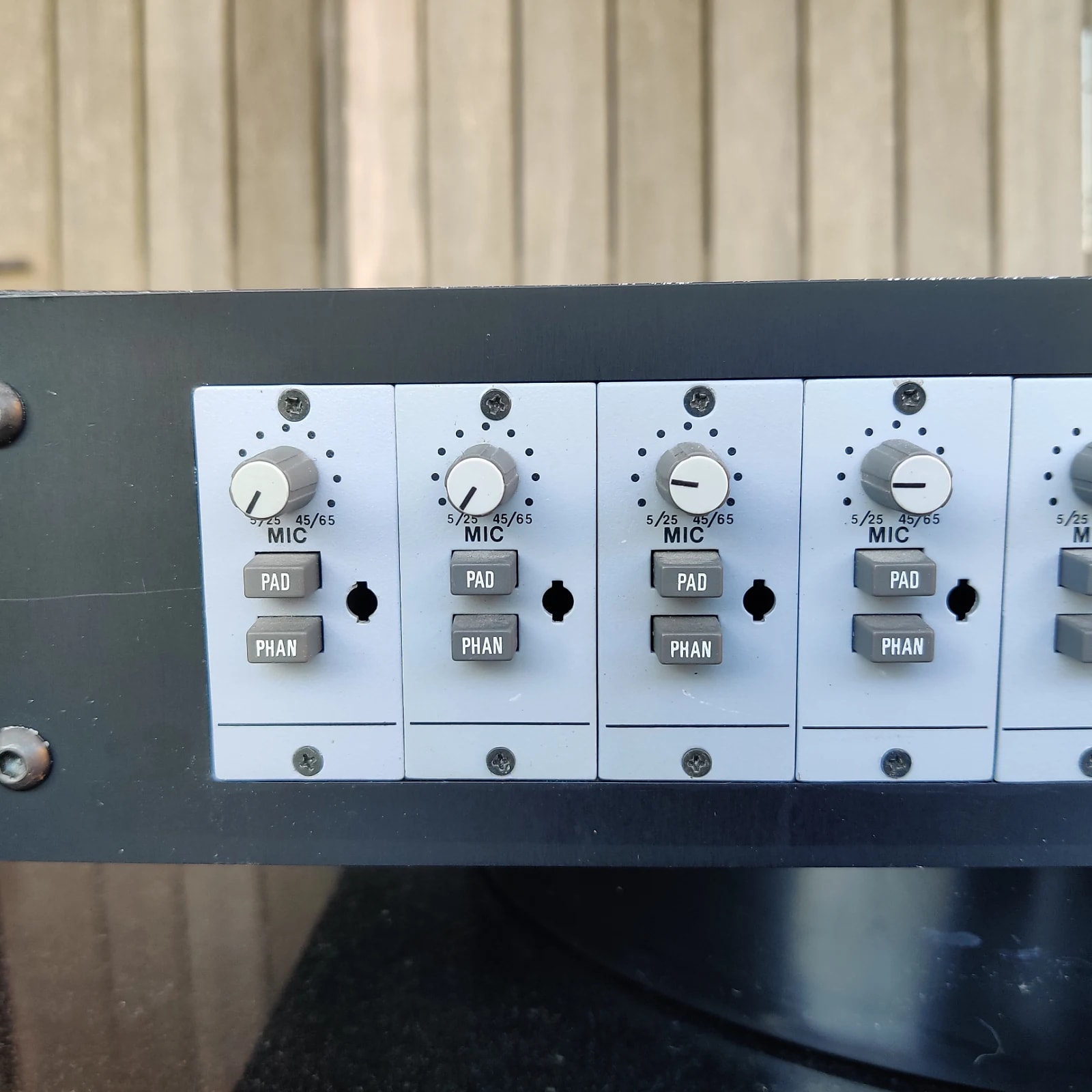 Sony MXP-3000 — Channel strip