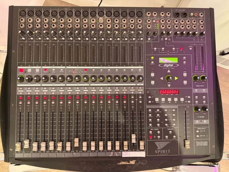 Soundcraft Spirit Digital 328