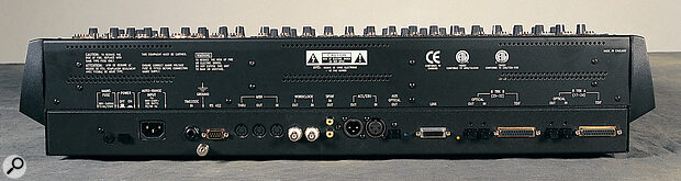 Soundcraft Spirit Digital 328 — Face arrière