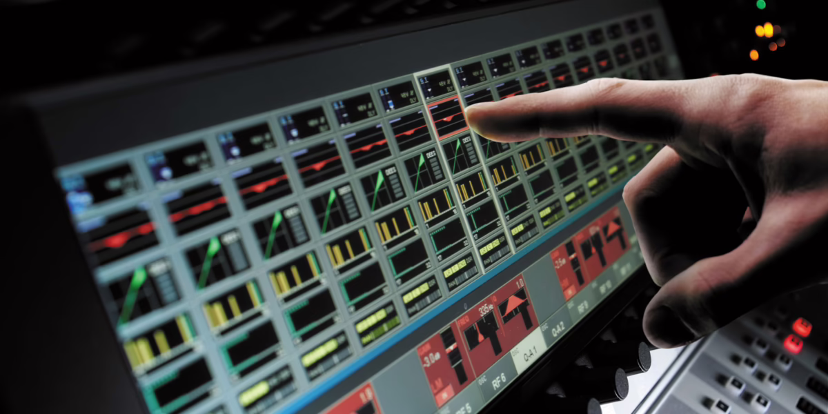 Écran tactile Vistonics affichant les tranches de 16 voies