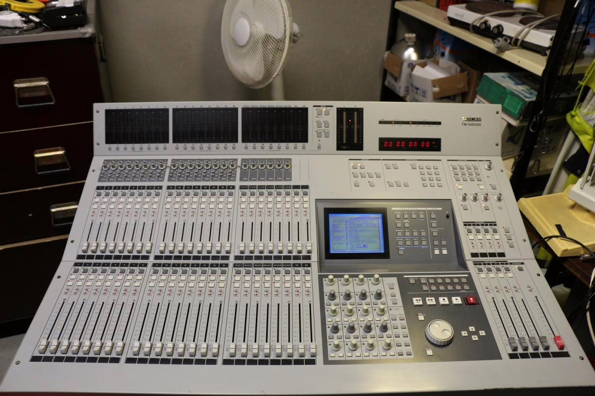 Tascam TM-D8000