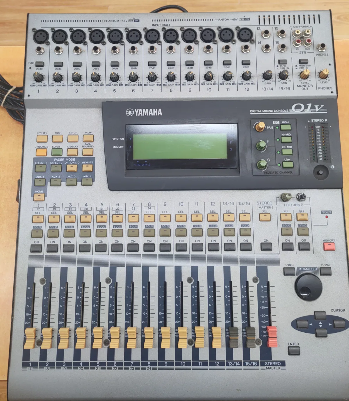 Yamaha 01V