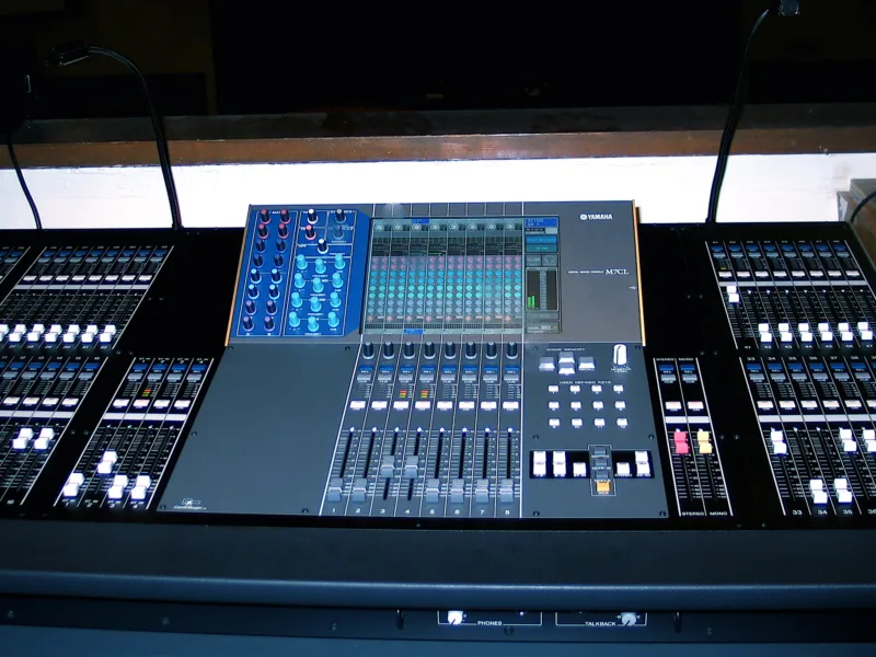 Yamaha M7CL